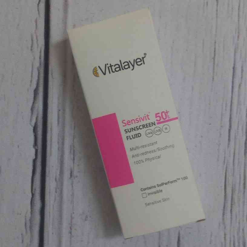 ضد آفتاب فلوئیدی پوست حساس سنسی ویت ویتالایر SPF50
